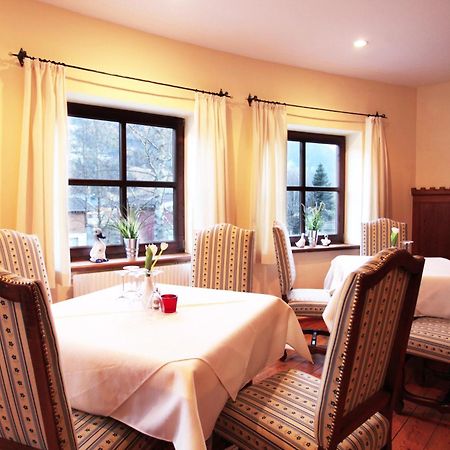 Hotel Unterbrunn Apartments & Gaestehaus นอยเคียร์เชน อัม โกรสเวเนดิเกอร์ ภายนอก รูปภาพ