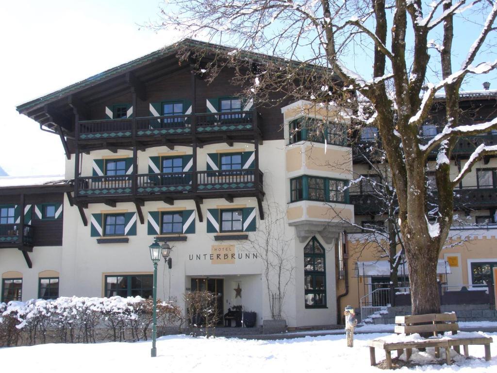 Hotel Unterbrunn Apartments & Gaestehaus นอยเคียร์เชน อัม โกรสเวเนดิเกอร์ ภายนอก รูปภาพ