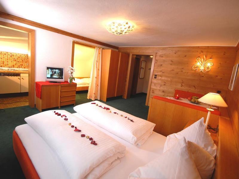 Hotel Unterbrunn Apartments & Gaestehaus นอยเคียร์เชน อัม โกรสเวเนดิเกอร์ ภายนอก รูปภาพ