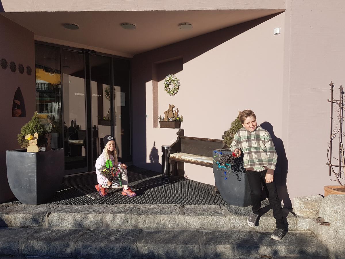 Hotel Unterbrunn Apartments & Gaestehaus นอยเคียร์เชน อัม โกรสเวเนดิเกอร์ ภายนอก รูปภาพ
